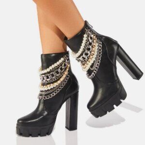 AZALEA WANG ALL CHAINED UP  Platform Boots ( BRAND NEW !!! )